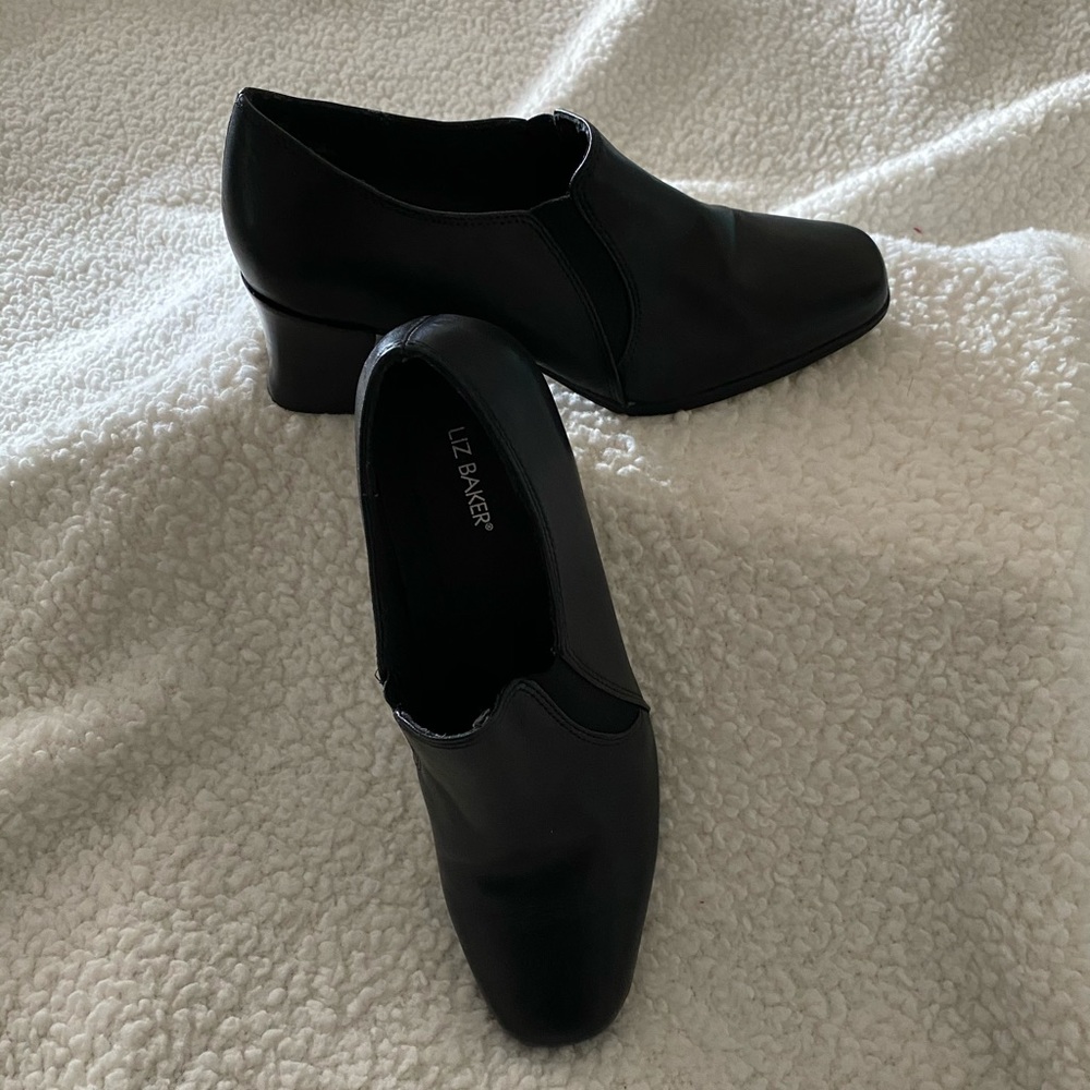 Business dress shoes